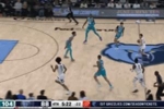身高太吃亏！河村勇辉几乎空篮的抛投 还是被6号秀萨隆大帽